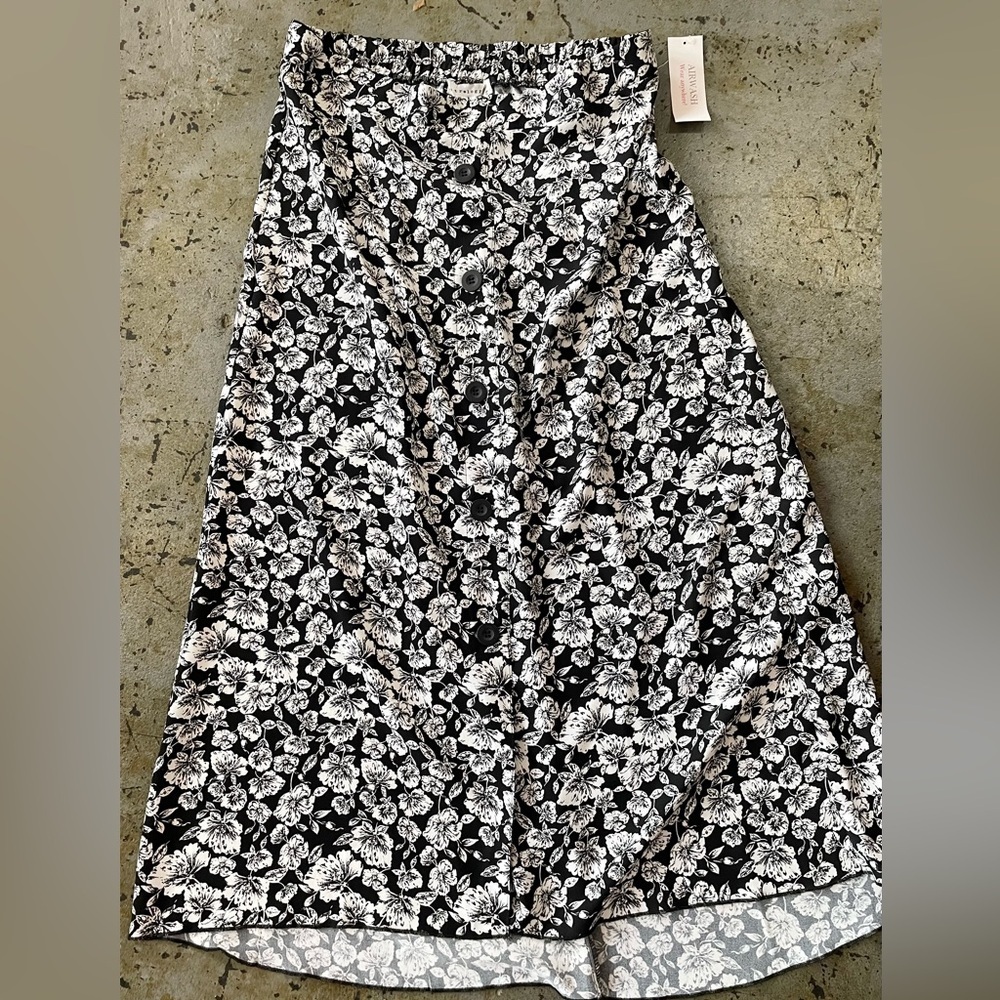 NWT Retrology Floral Black and White Midi Women's Skirt Size Medium